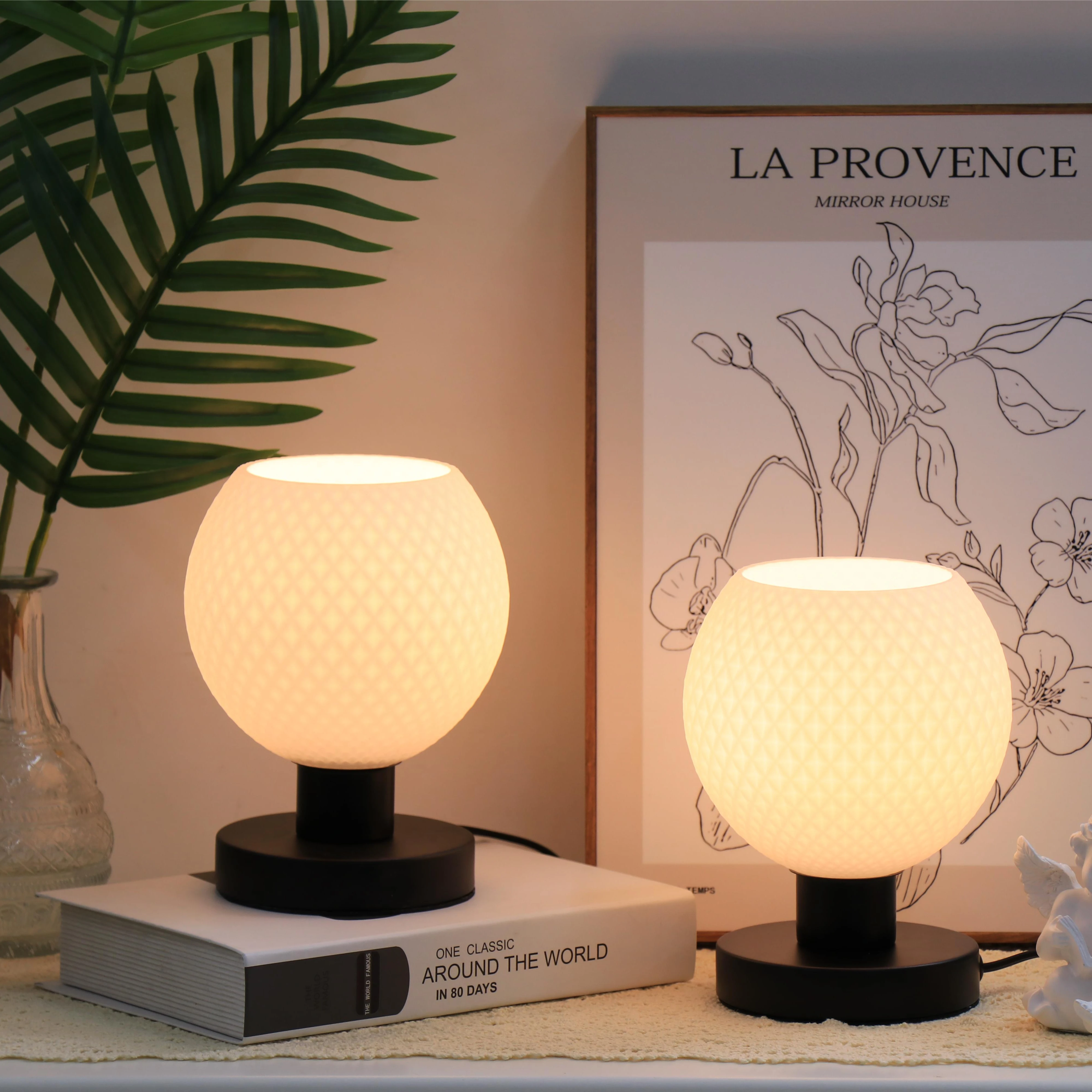 Factory new design Mini bulb glass lampshade metal base atmosphere table lamp for bar and restaurant