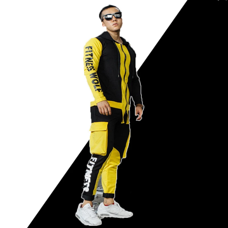 Спортивный костюм мужской из двух предметов с капюшоном и логотипом на