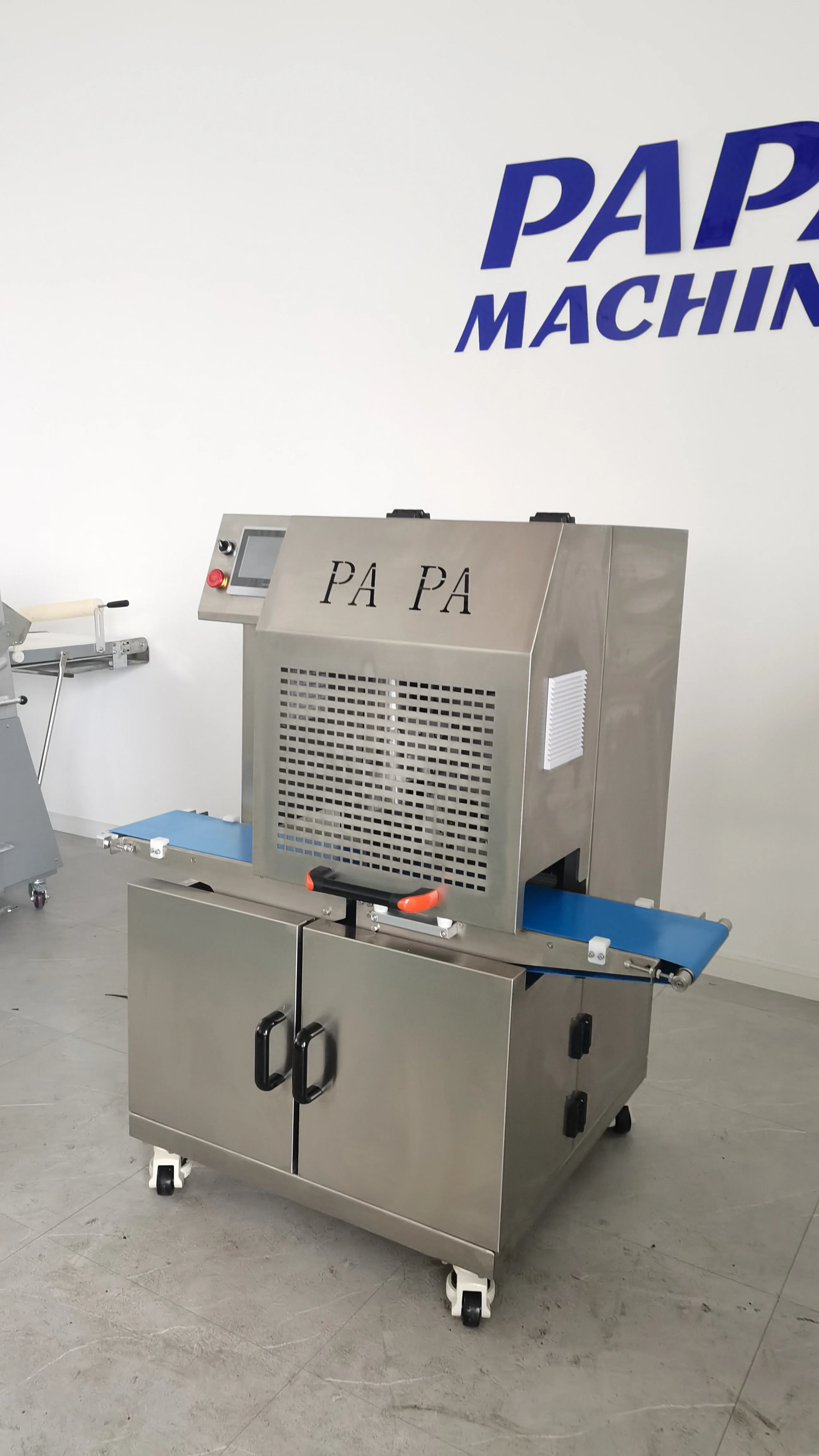 Automatic Cookies Making Machine /Ultrasonic Cutter Panda Making Machine