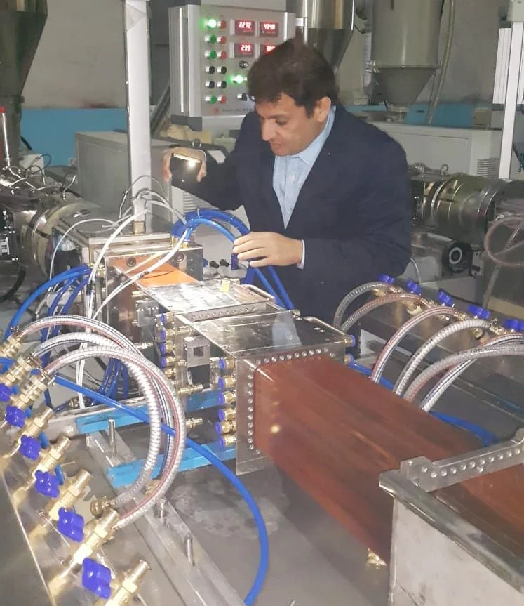 WPC indoor beam Exteusion Mould PE WPC outdoor column wood plastic pavilion extrusion Tool