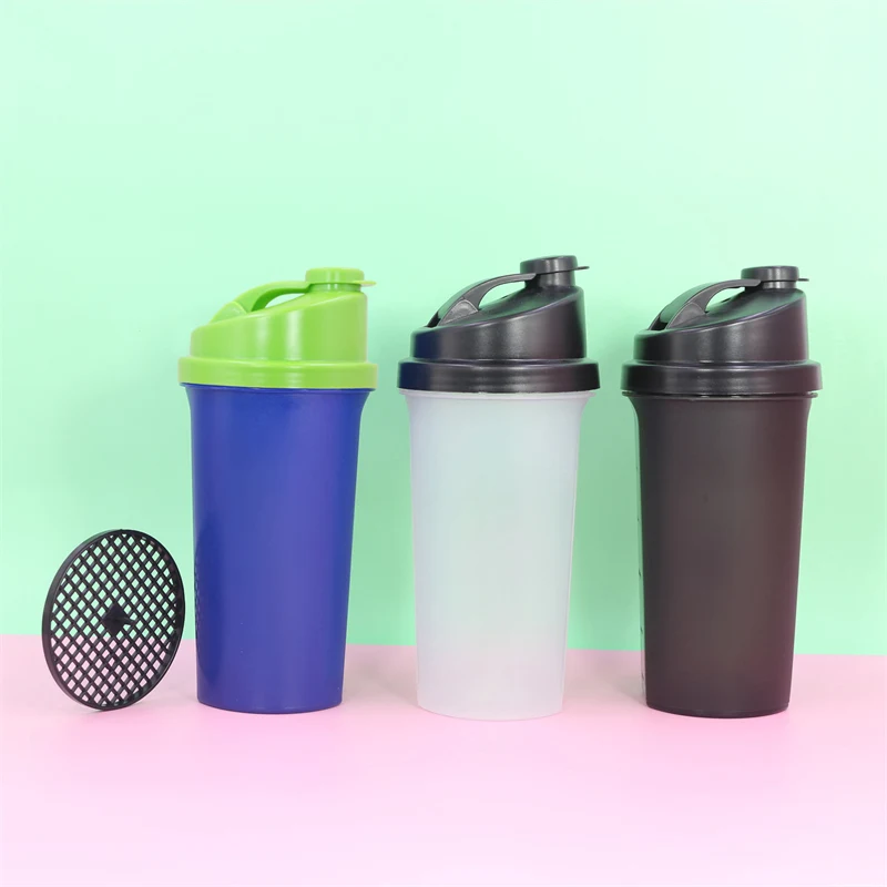 Wholesale 700ml protein shaker Personalized Custom Logo Protein Sport Plastic  Shaker Bottle With plastic sieve