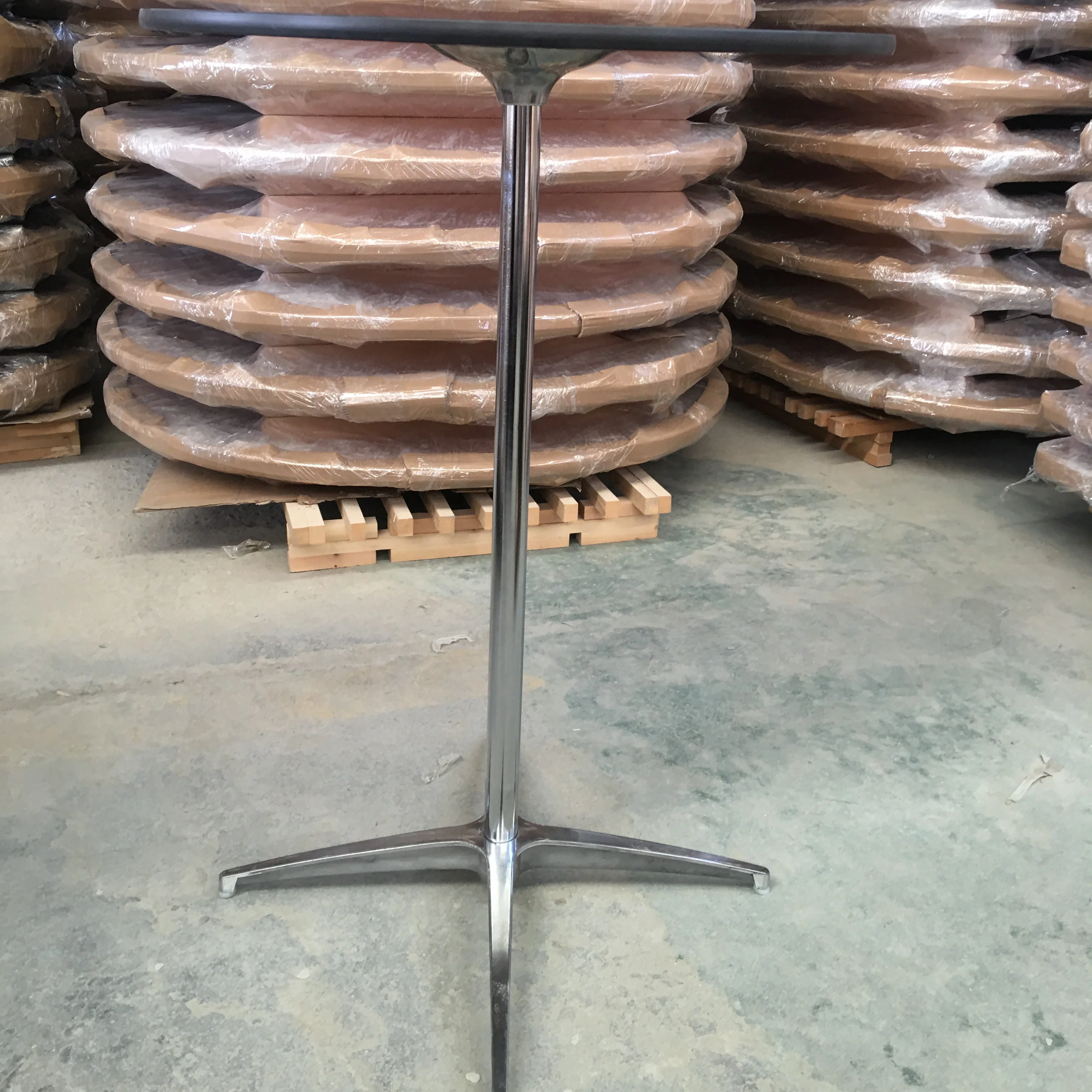 FOSHAN XM Cocktail table 24' round w/30' and 42' poles