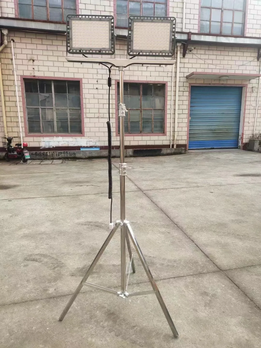 3.5m 4.5m 5m 200W to 1000W pneumatic driven mast Tripod portable LED light towers