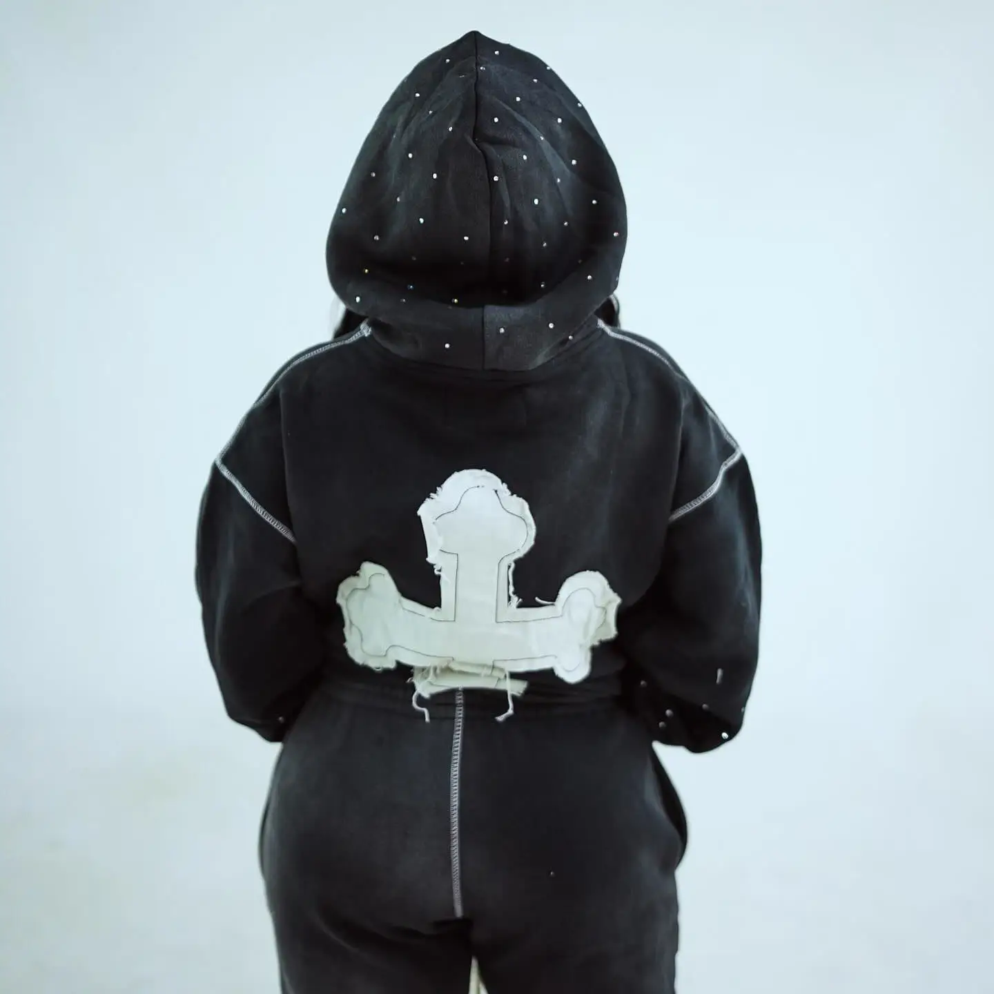 Manufacturer Custom Distress Patch Rhinestone Tracksuit 2pc Flared Sweatpants And Hoodie Acid Wash Cropped 2 piece Set For Women