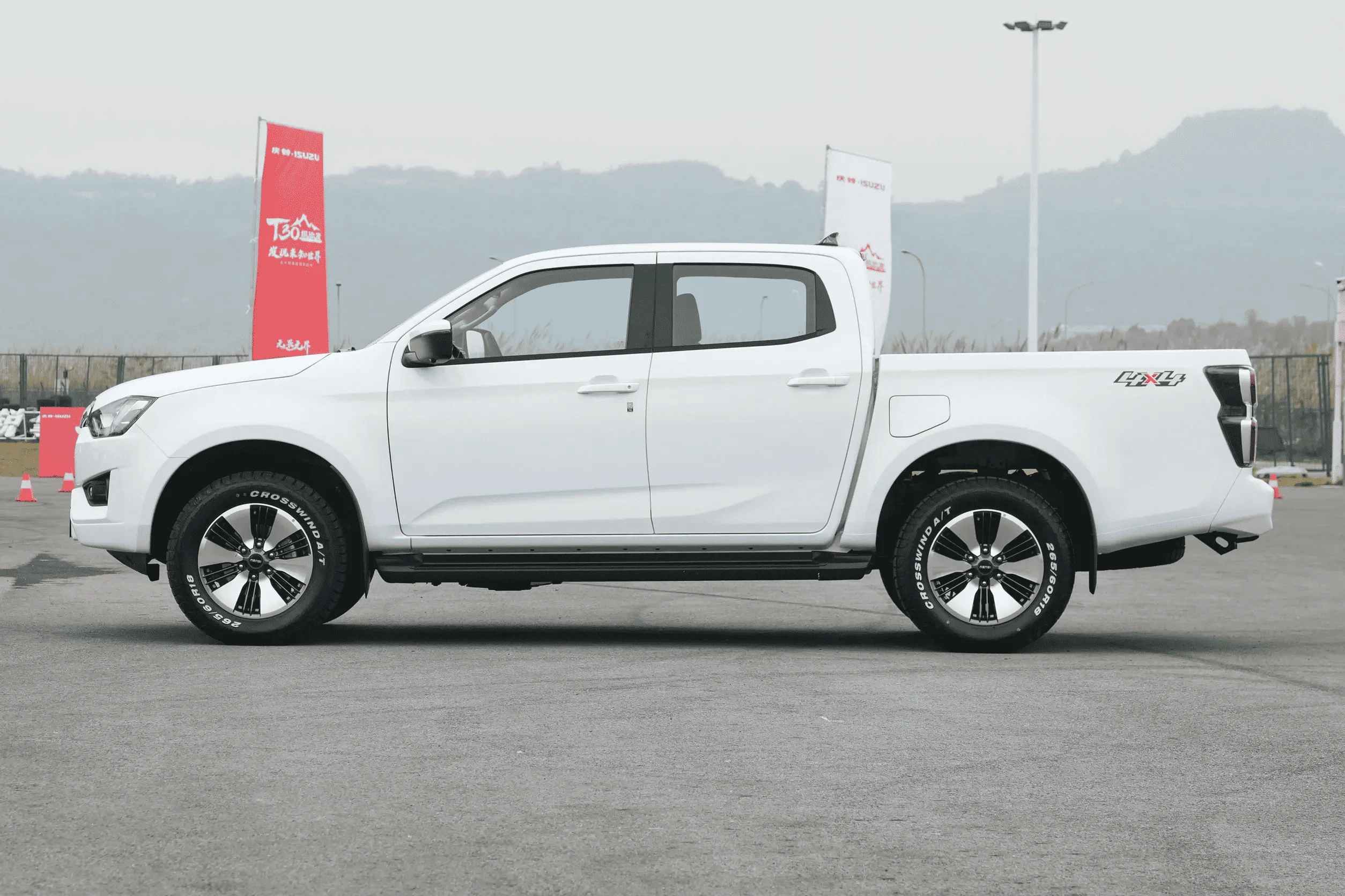 Japanese Car Isuzu T30 4x4 Pickup 3.0L Engine Pickup Truck 4WD diesel isuzu pickup Made in China