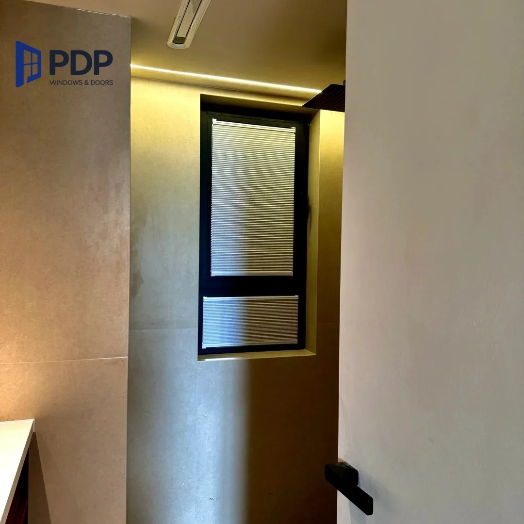 China Supplier Coating Finish Modern Glass Tilt And Turn Aluminum Black Window