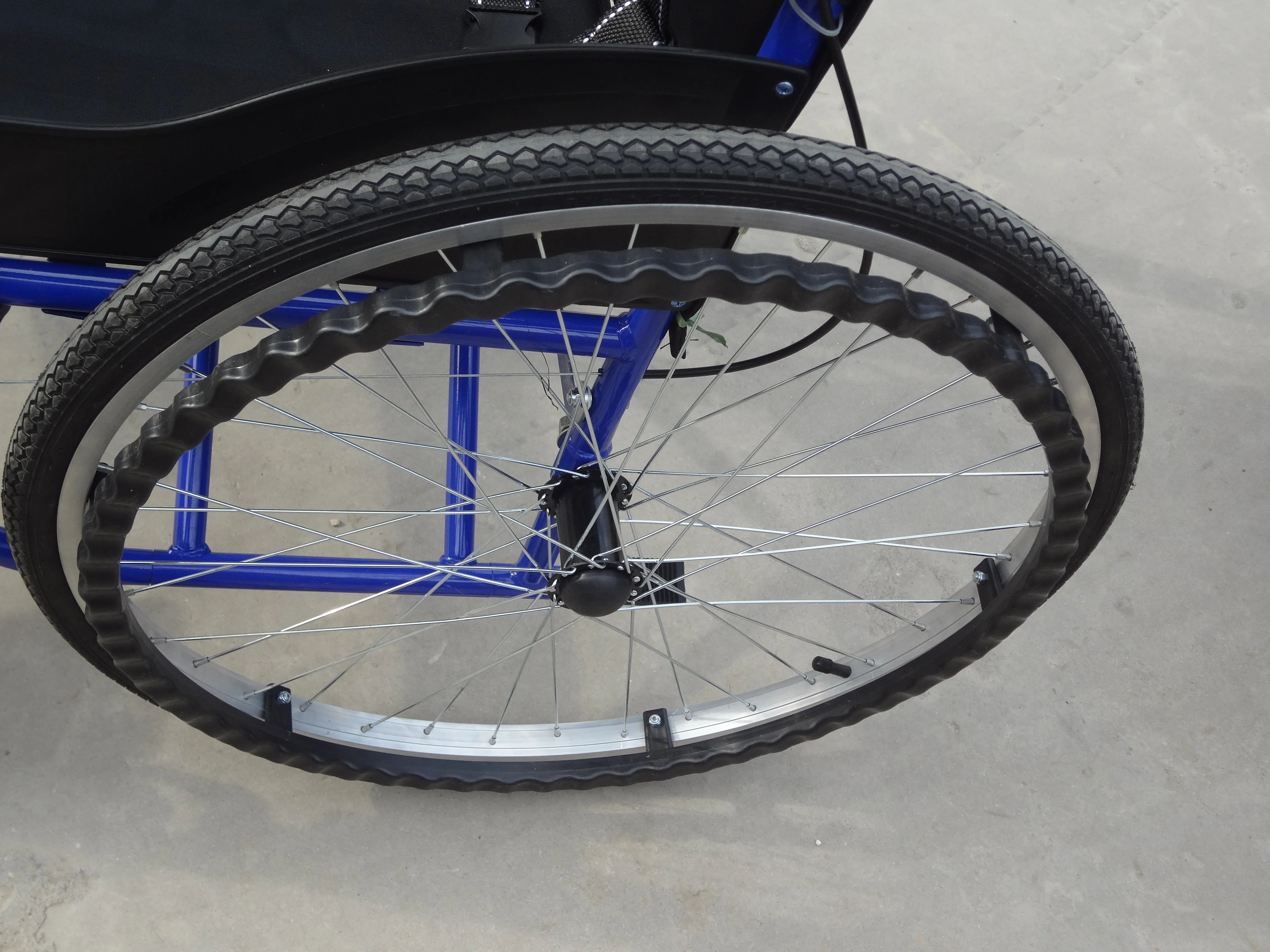 Fashion Style Sports Leisure Outside Handicapped Travel Lightweight Foldable Manual Wheelchair