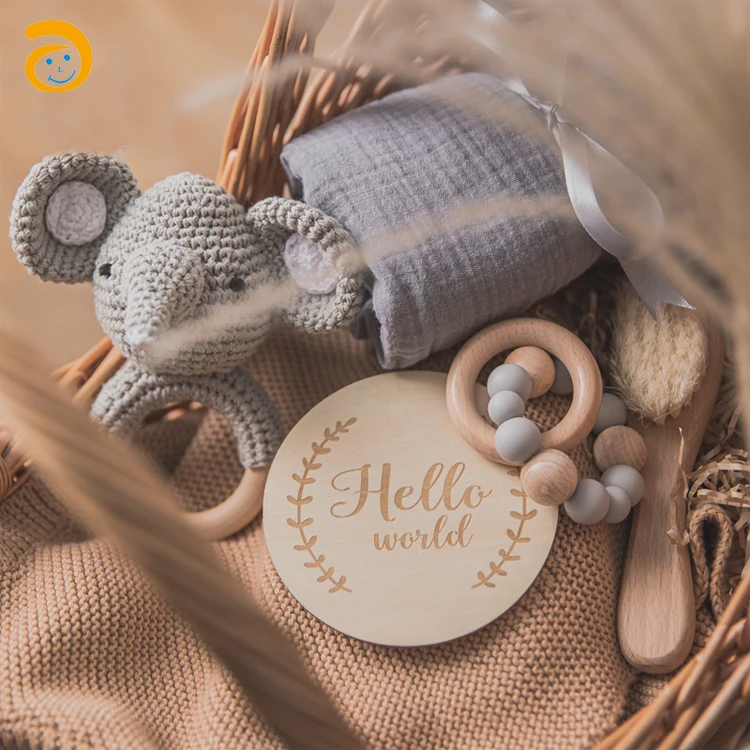 Hot Sale Elephant Wooden Baby Teether Toys Beech Rattle Wood Teething Stroller Ring Toy Teether Set