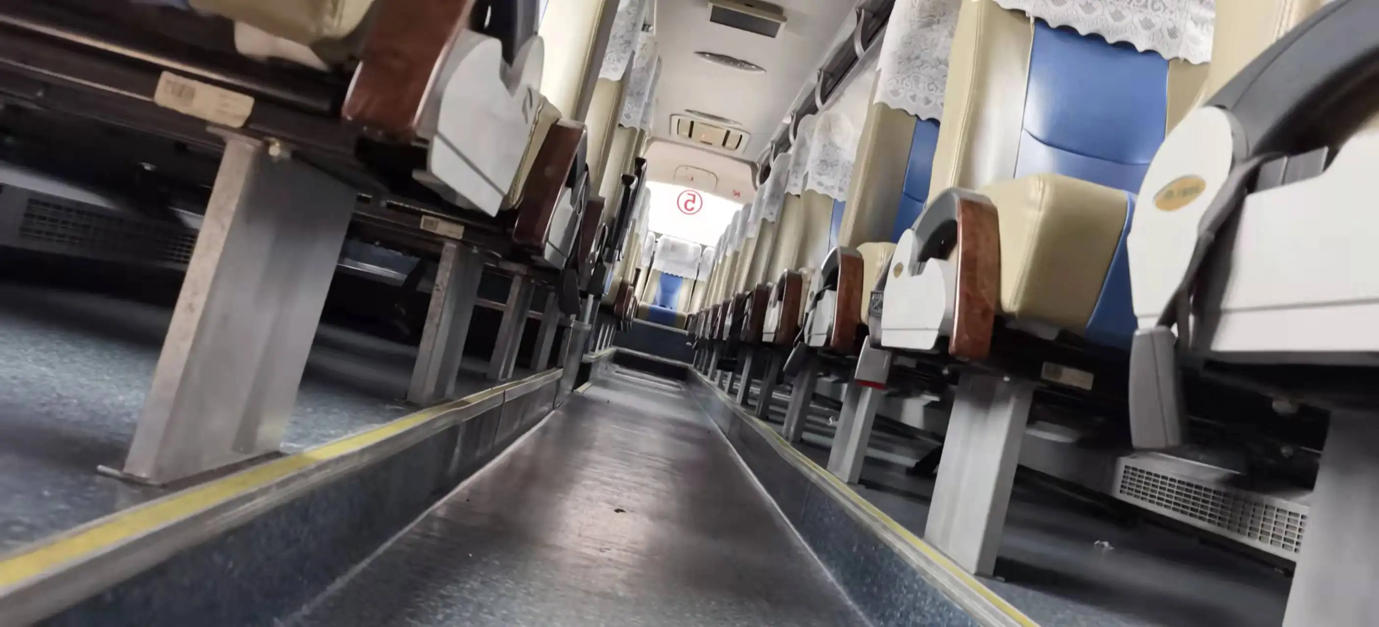 Double-decker bus  55-59seats second hand bus    yutong bus