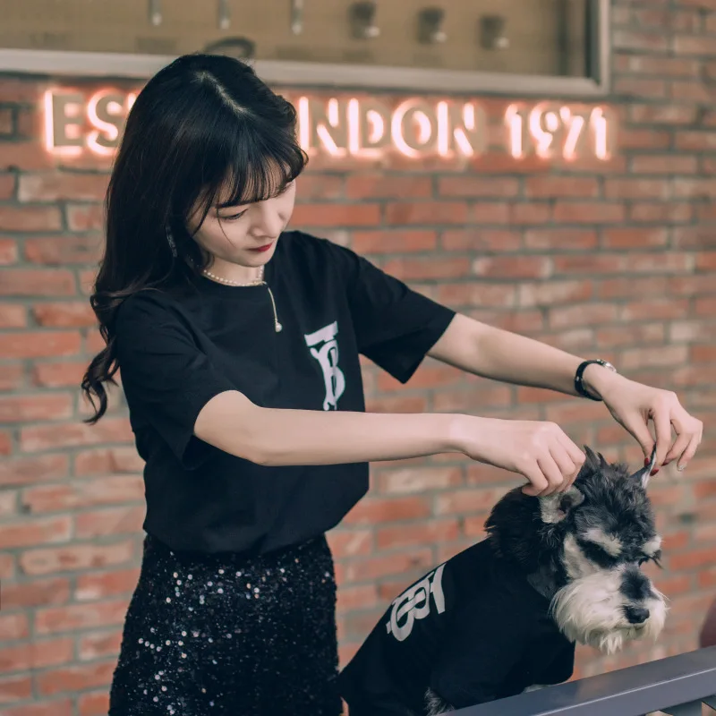 2022 Dog trendy brand summer T-shirt thin parent-child wear owner pet luxury short-sleeved shirt designer vest clothes apparel