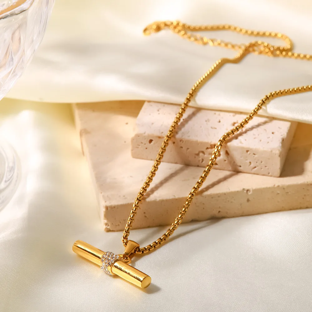 Wholesale Europe and America BOX chain stainless steel necklace jewelry 18K gold paved crystal T bar  women fashion necklace
