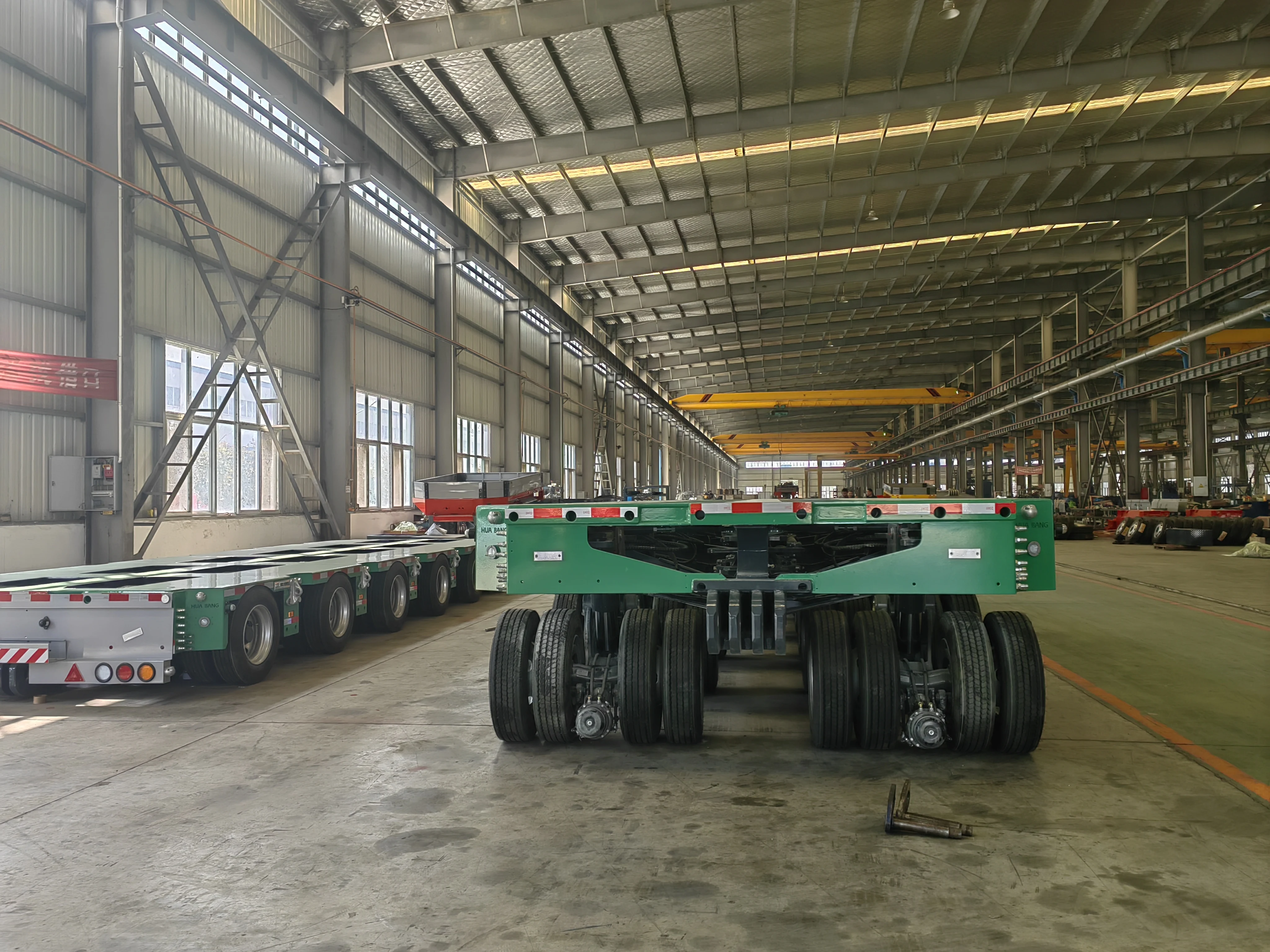 Ideal for Large Cargo Transport  Made in China heavy-duty design 20 Line-Axles Hydraulic Steering Modular Trailer for Sale