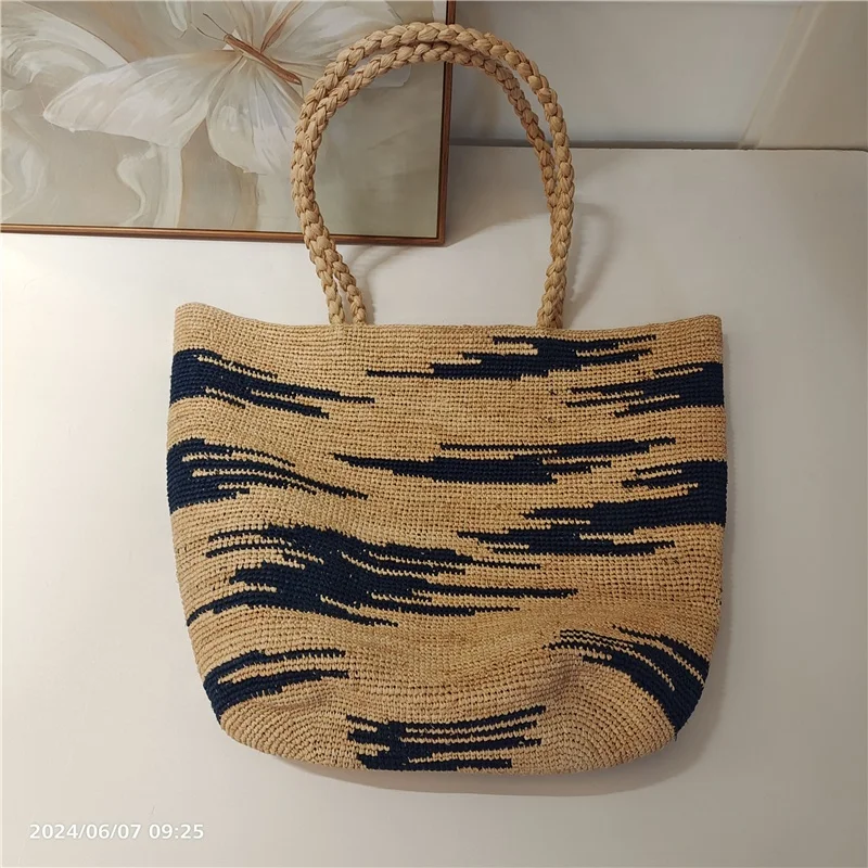 Summer  beach bag  large capacity women handbag handmade weave raffia  clutch bag environmental  material bag