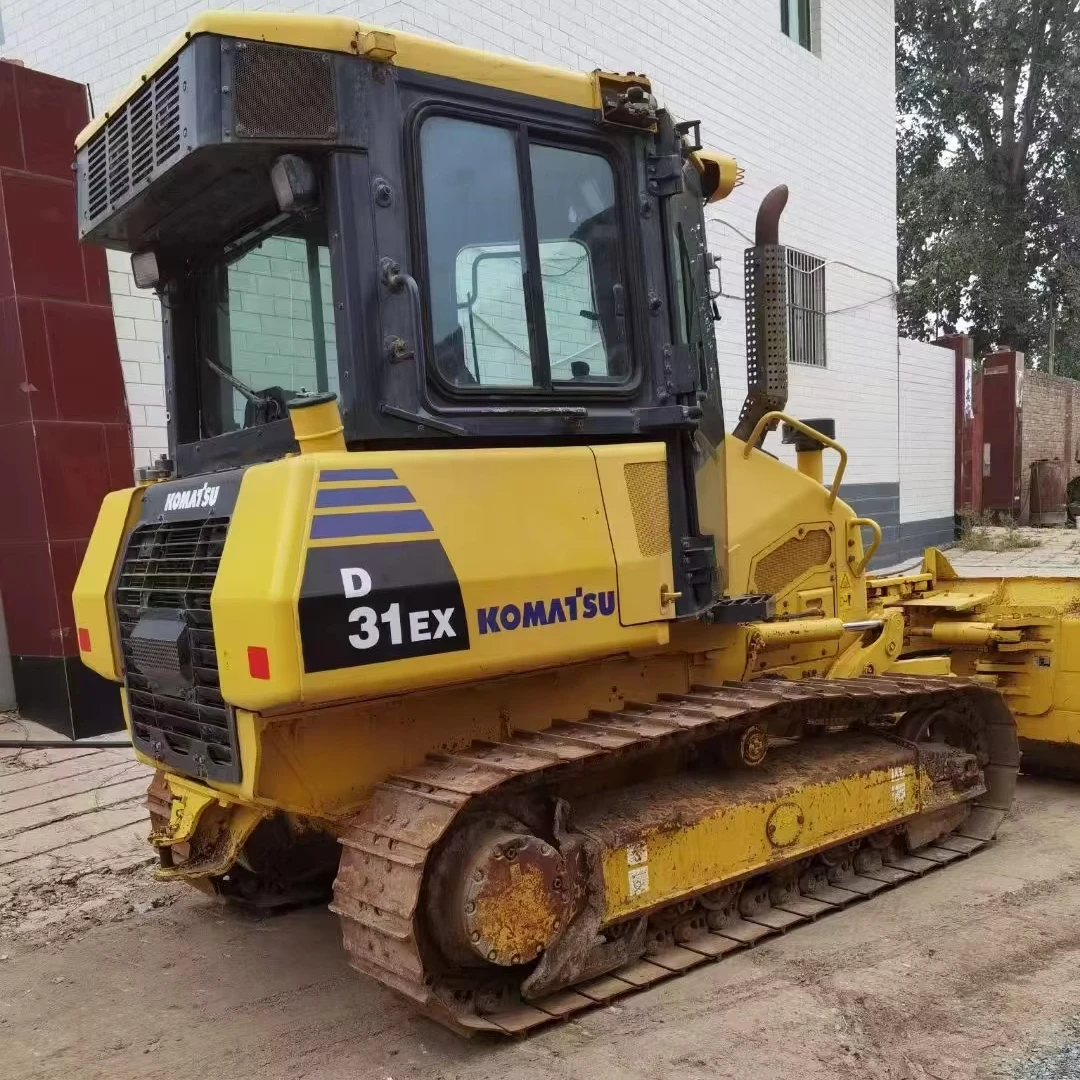 Дешевый маленький оригинальный гусеничный бульдозер D20 D21 D31P Komatsu использованные бульдозеры для продажи