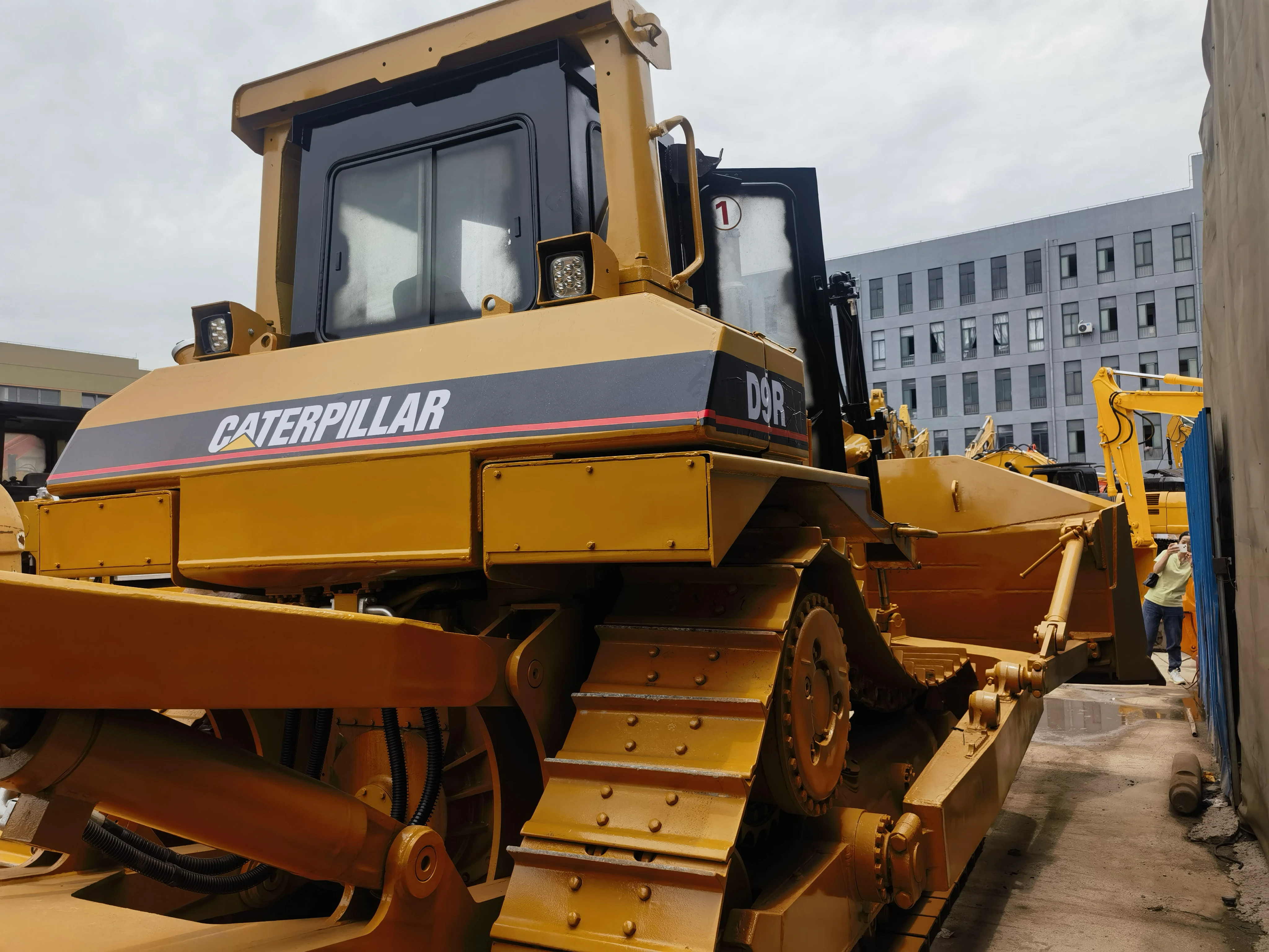 Высокое качество б/у гусеница D9R гусеничный бульдозер second hand CAT D6R D7R строительная техника в наличии для горячей продажи