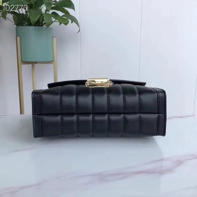 2021 luxury  New designer fashion chain shoulder bag messenger top quality lamb leather ladies diagonal handbag factor