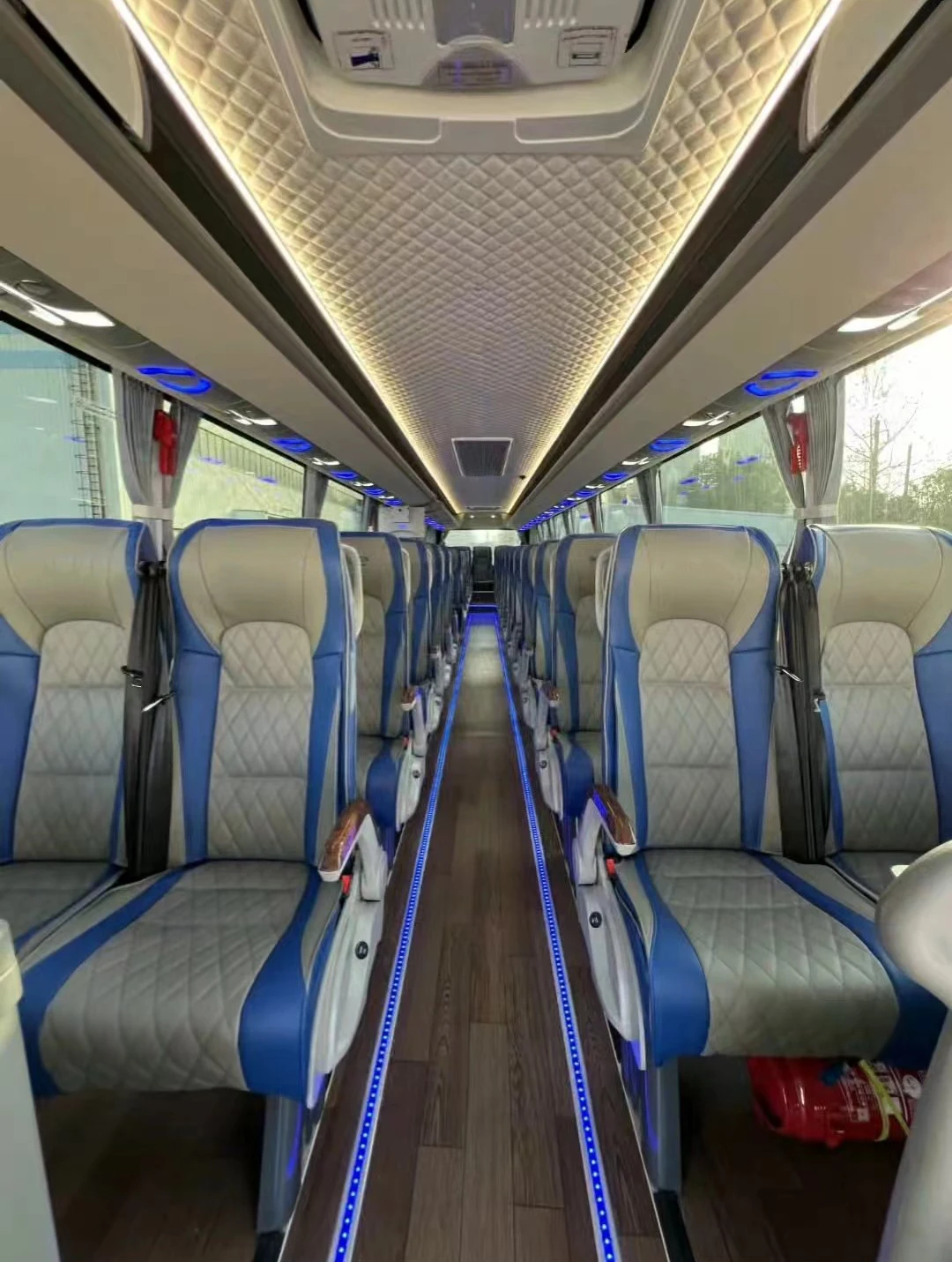 2023 Brand New Inventory on Sale 12.5m Front Engine 68 Seats Luxury 3 Axles RHD Coaches 2 Units Left with an Affordable Price