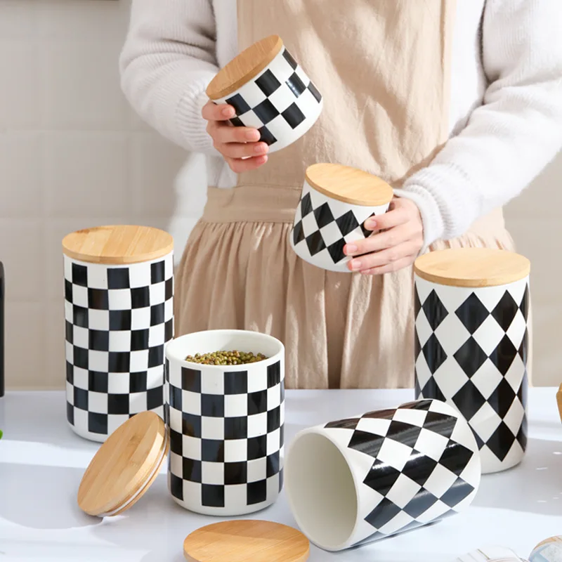 Керамическая кухонная канистра с геометрическим рисунком