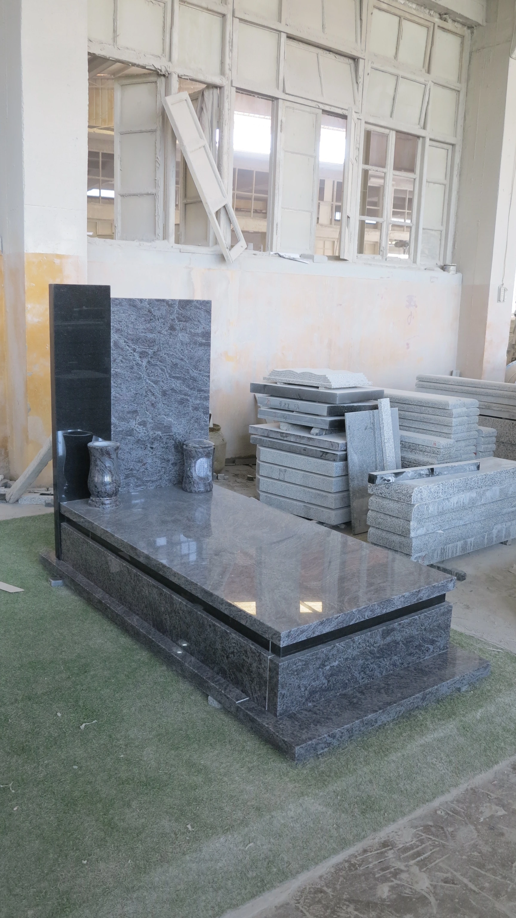 Gravestone Square Shape Granite Tombstones Ready for Graves Headstone