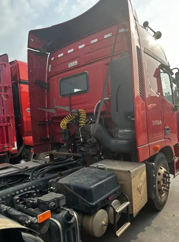 Used  Foton Auman Truck Head 6x4 Foton Auman GTL Tractor Truck with Max Traction Weight 35-40 Ton