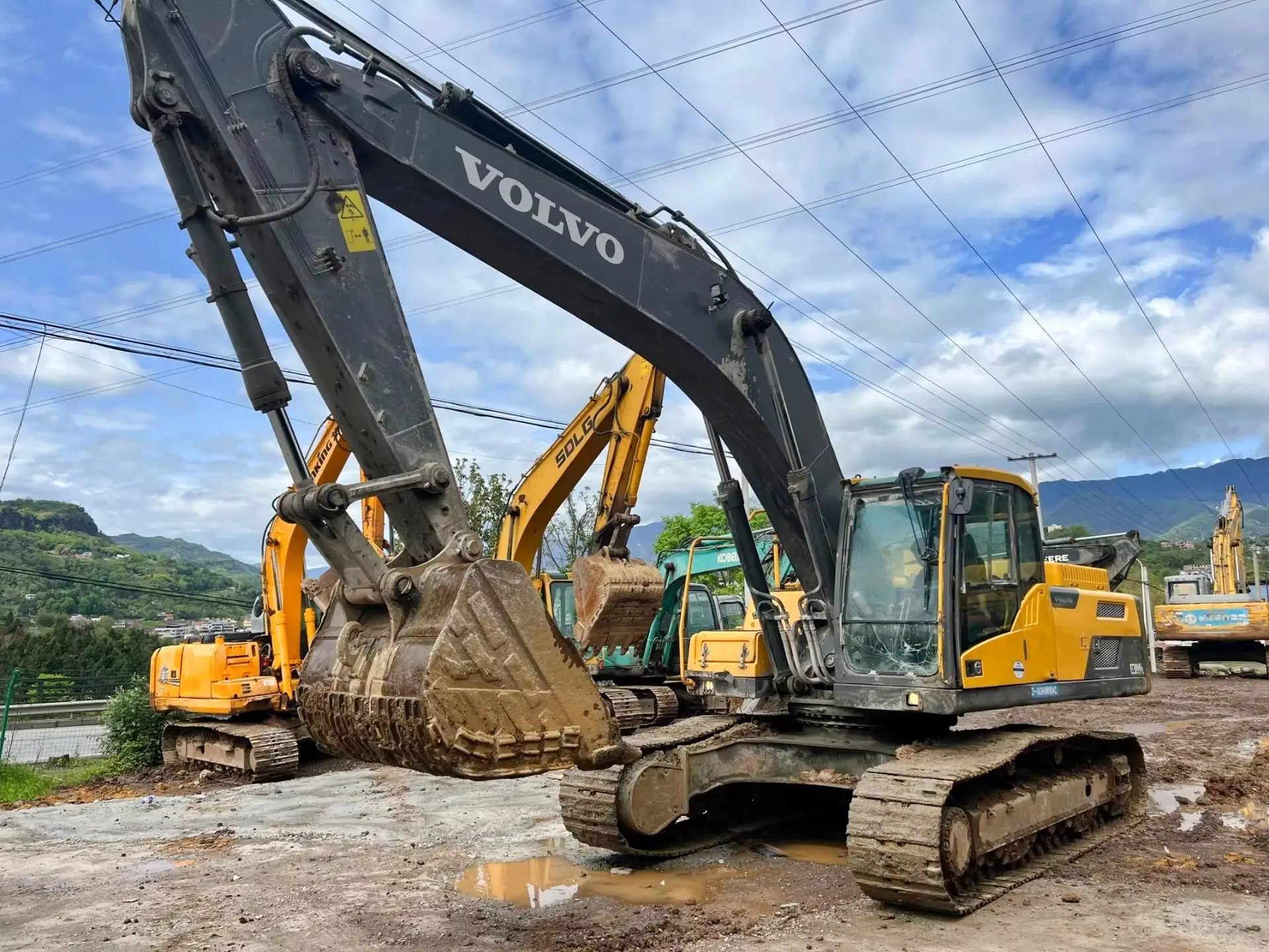 Volvo Ec300dl Less Used Hour Low Price Original Used Excavator Excavator Volvo Ec480 Ec140 Ec210 220 Ec290 300 240