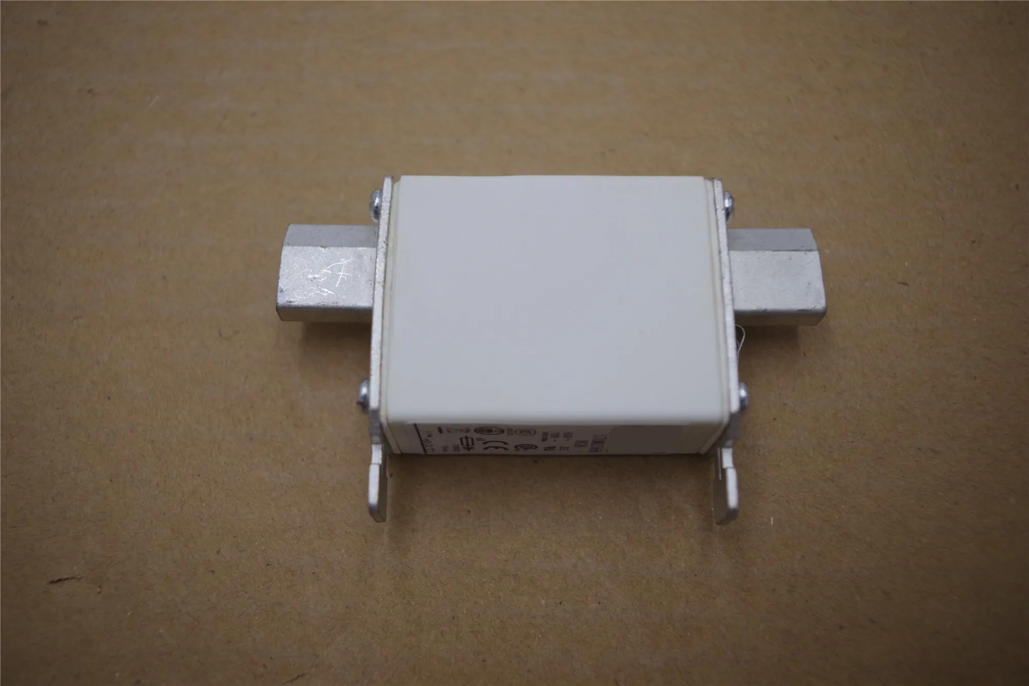 Fuse 125A 690V aR DIN 000 high speed square body fuse 170M1568D Low arc voltage fuses