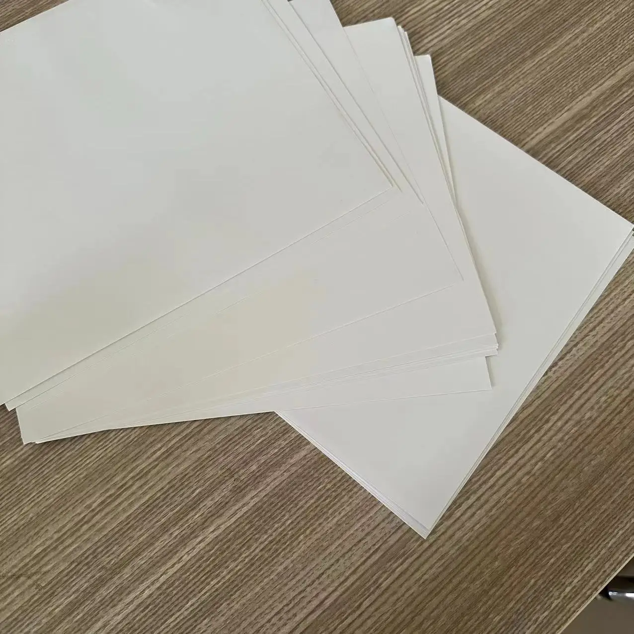 Двухсторонняя бумага с покрытием C2S глянцевая большой рулон и лист