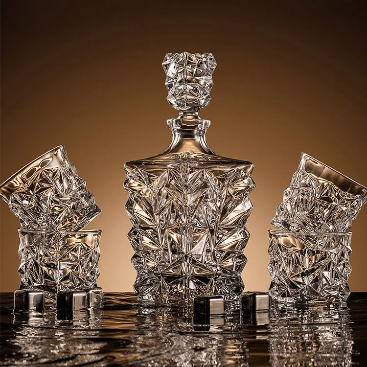 New Arrival High Quality 1000ml Transparent Luxury Exquisite Cutting Process Whisky Glasses Bottle Wine Bottls Set