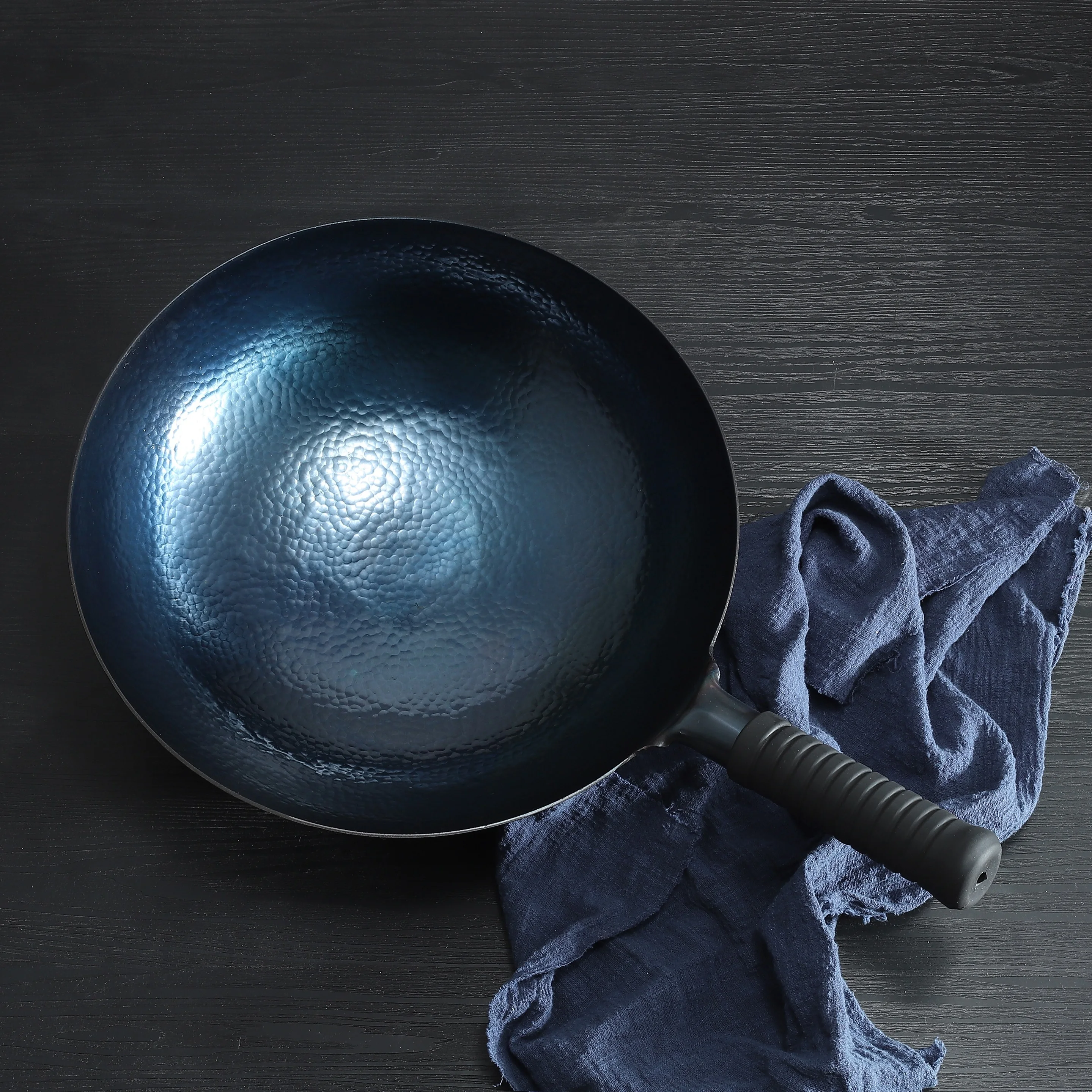 Master Star Casting Chinese Traditional Handmade Carbon Steel Forging Wok Pre Seasoned Wrought Iron Cauldron Non-stick Gas Pot