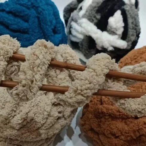 Home decor giant yarn 100%polyester 240gram/roll 25meters for handmade blanket