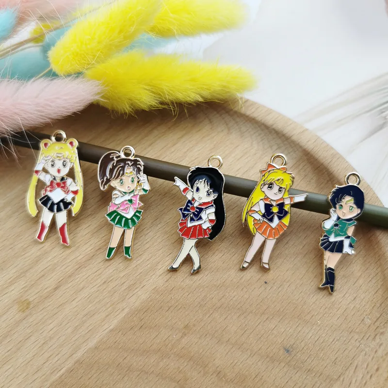 Manufacturers DIY Cute Cartoon Enamel Japan Anime Sailor Moon Charms Pendant for Jewelry Necklace Earring Bracelet Making