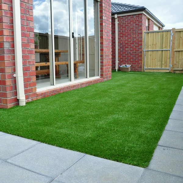High Density Chinese Grtificial Grass PE Artificial Grass Carpet Roll Artificial Garden Grass