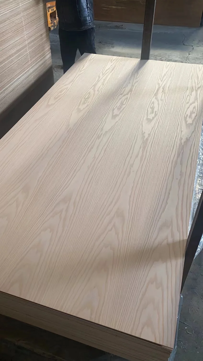 18mm 4x8 Natural Wood Veneers Oak Teak Walnut Cheery Laminated Fancy Plywood with Furniture Grade