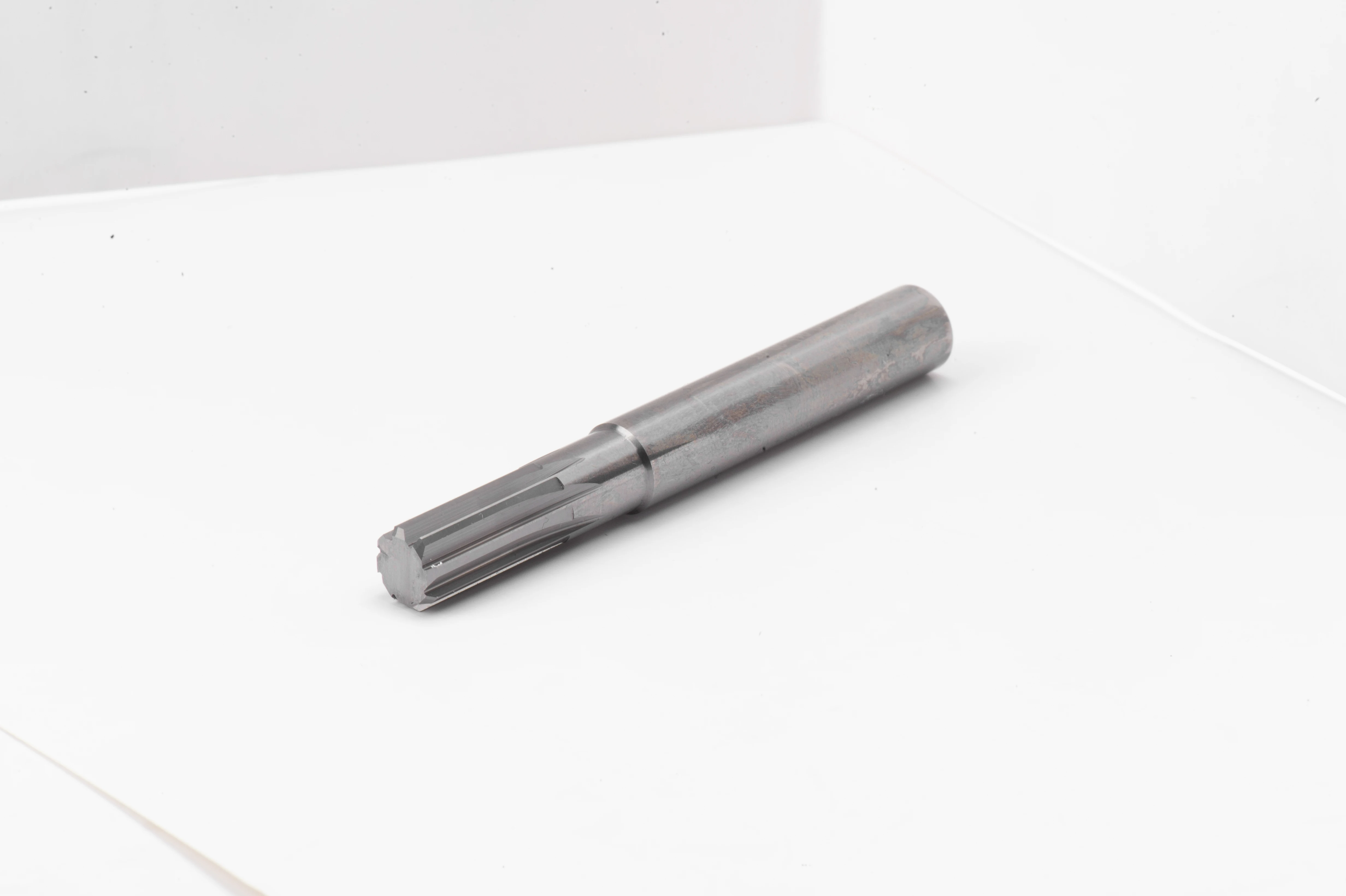 Factory Wholesales Price High Precision Straight Flutes Tungsten Carbide Reamers for Spiral Straight Flutes Machine CNC Tools
