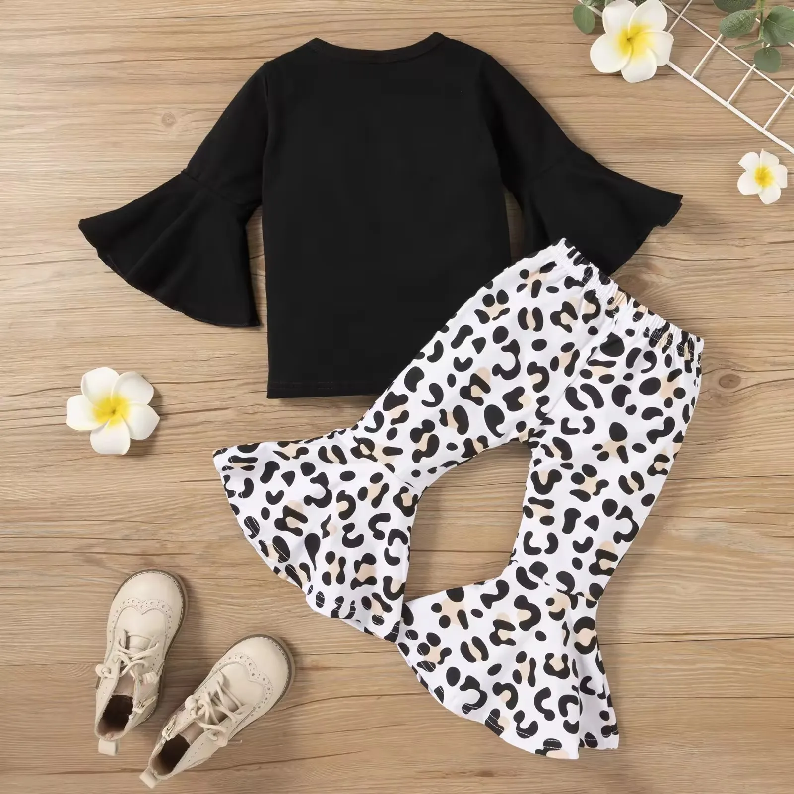 Hot selling Spring and Autumn girls black flared sleeve top + leopard print pants for children
