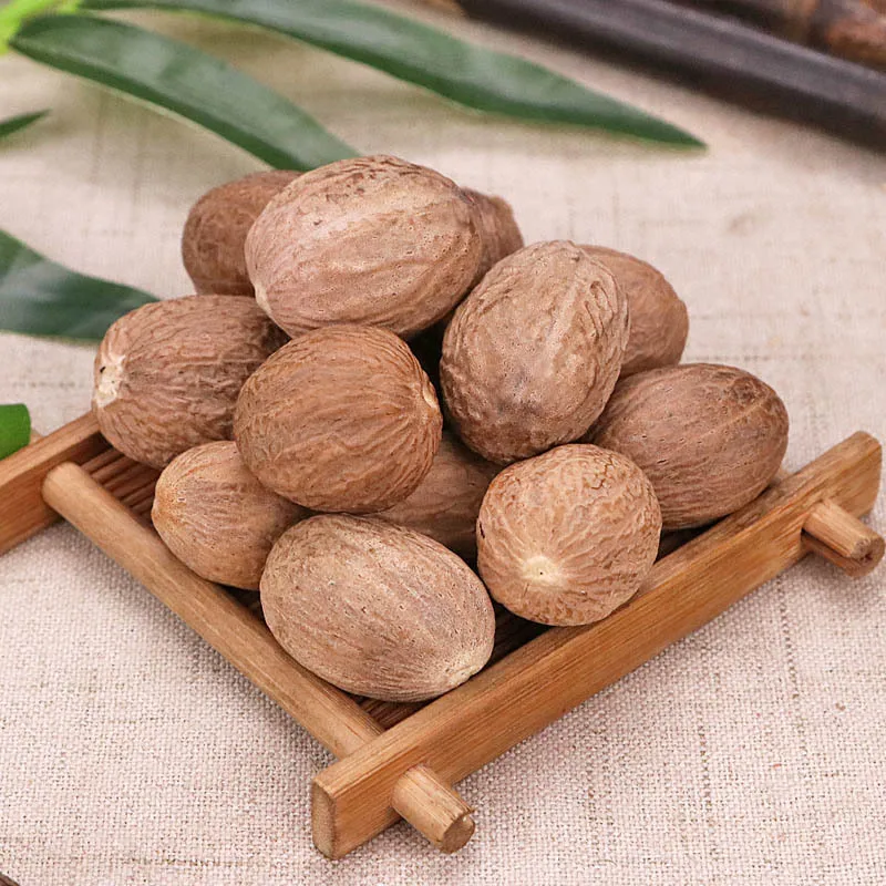 High quality hot selling wholesale 100% natural  original dried nutmeg with shell from indonesia