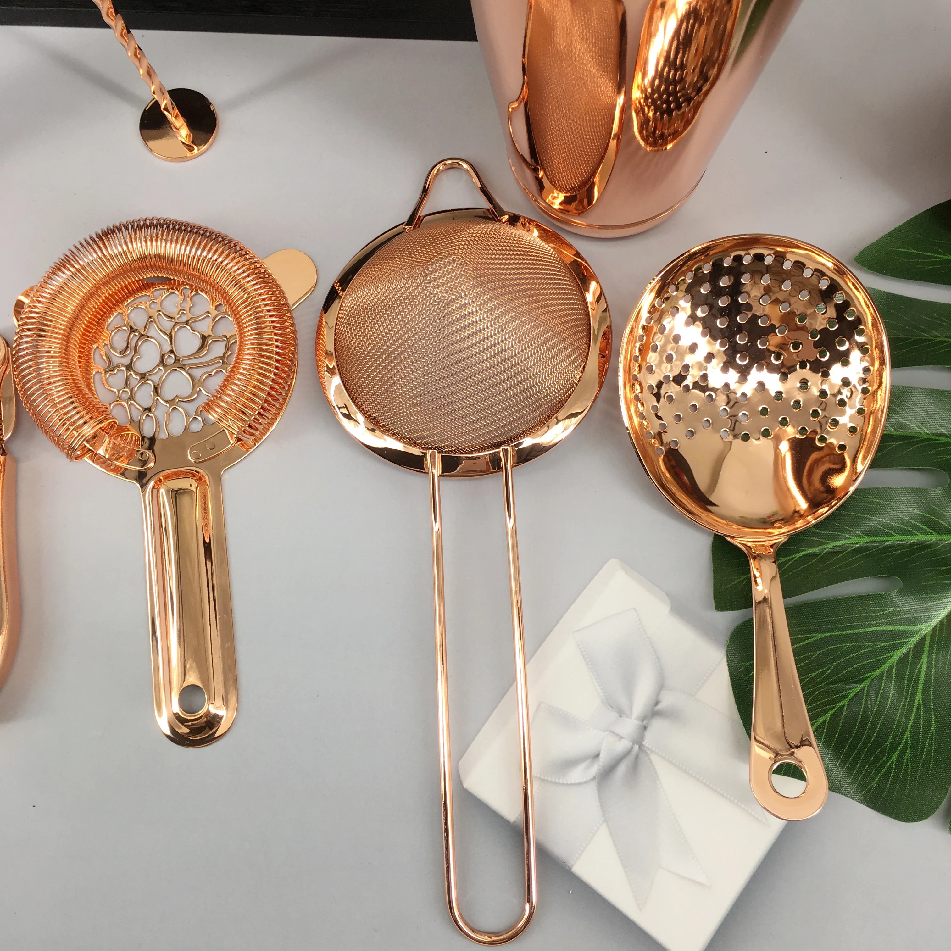 Топ продаж на Amazon, набор Бостонского коктейльного шейкера объемом 750 мл, бамбуковая подставка, ситечко в форме сердца, набор из 14 коктейльных шейкеров из нержавеющей стали