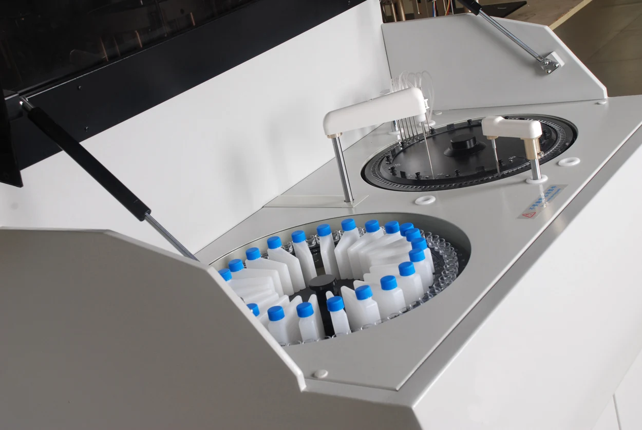 Fully Medical Clinical Chemistry Auto Biochemistry Analyzer with Reagent Sample