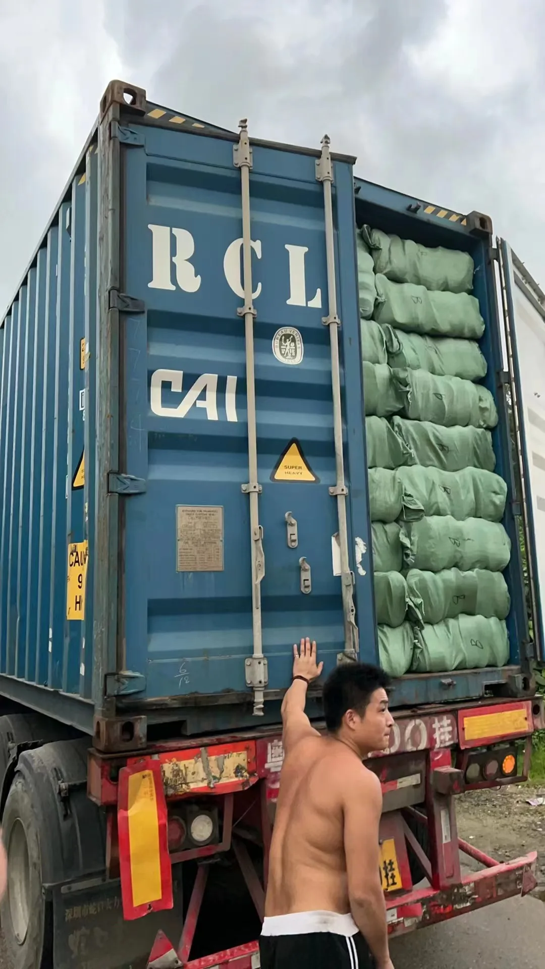 Factory Wholesale Unisex Kids Sport Shoes Mixed Style Fashion Running Shoes suit Summer Breathable Style for adiddas shoes