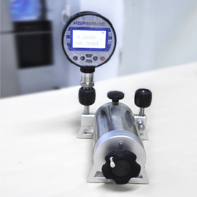 Portable digital pressure transmitter calibrator HSIN685