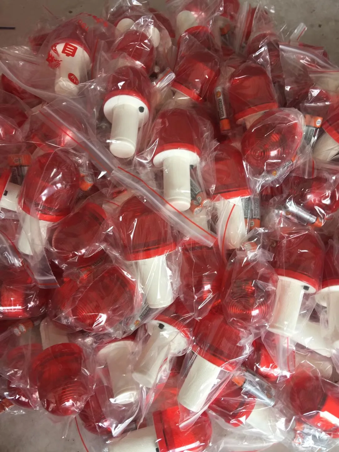 Hot Selling Small Size 30CM Height with Top LED Warning Light PP Base Folding Traffic Cone for Pavement Security