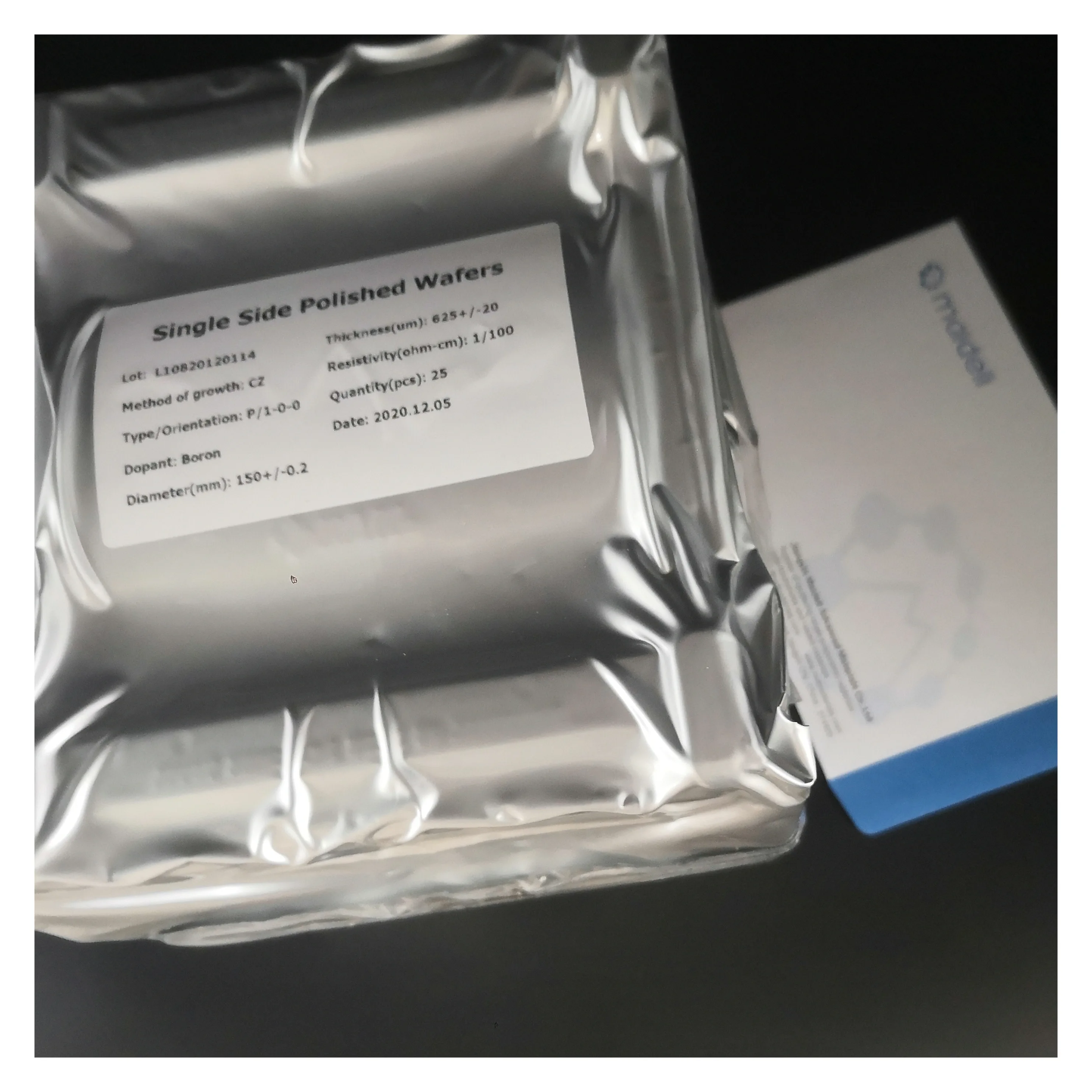 Intrinsic Silicon wafer Si wafer resistivity >10.000 ohm cm  orientation 100 , SSP ,with size 1inch diameter