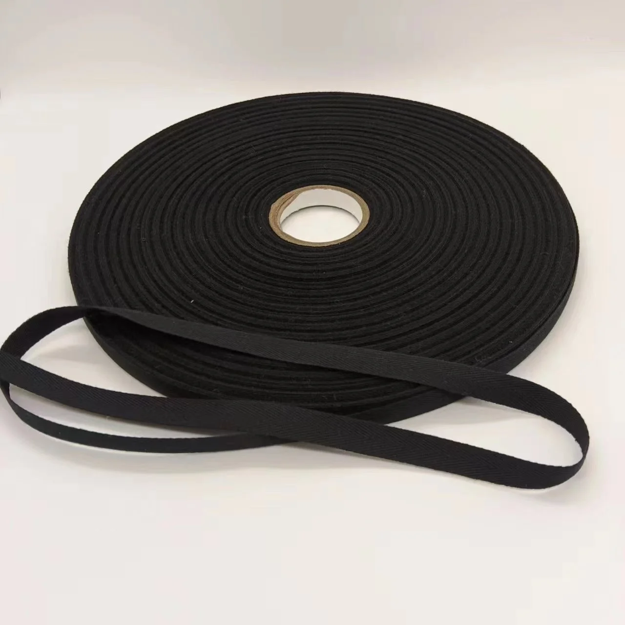 China  factory woven edge cotton herringbone  tape for clothing twill label roll