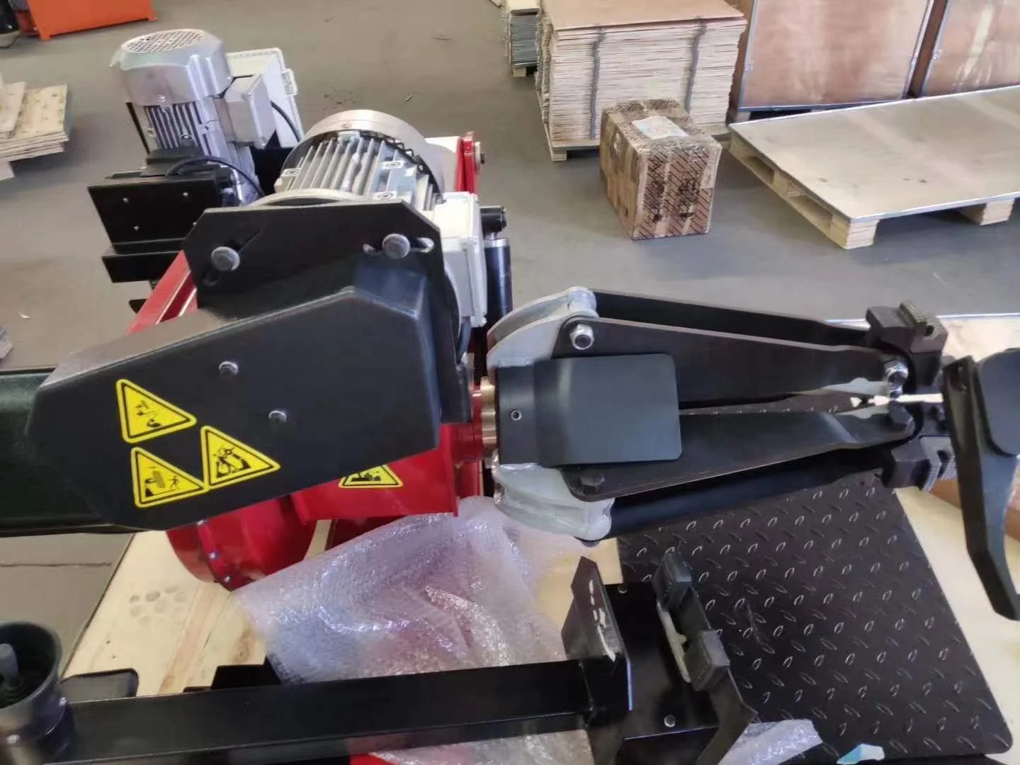 T990D Automotive and Truck Service Centers fully automatic tyre changers