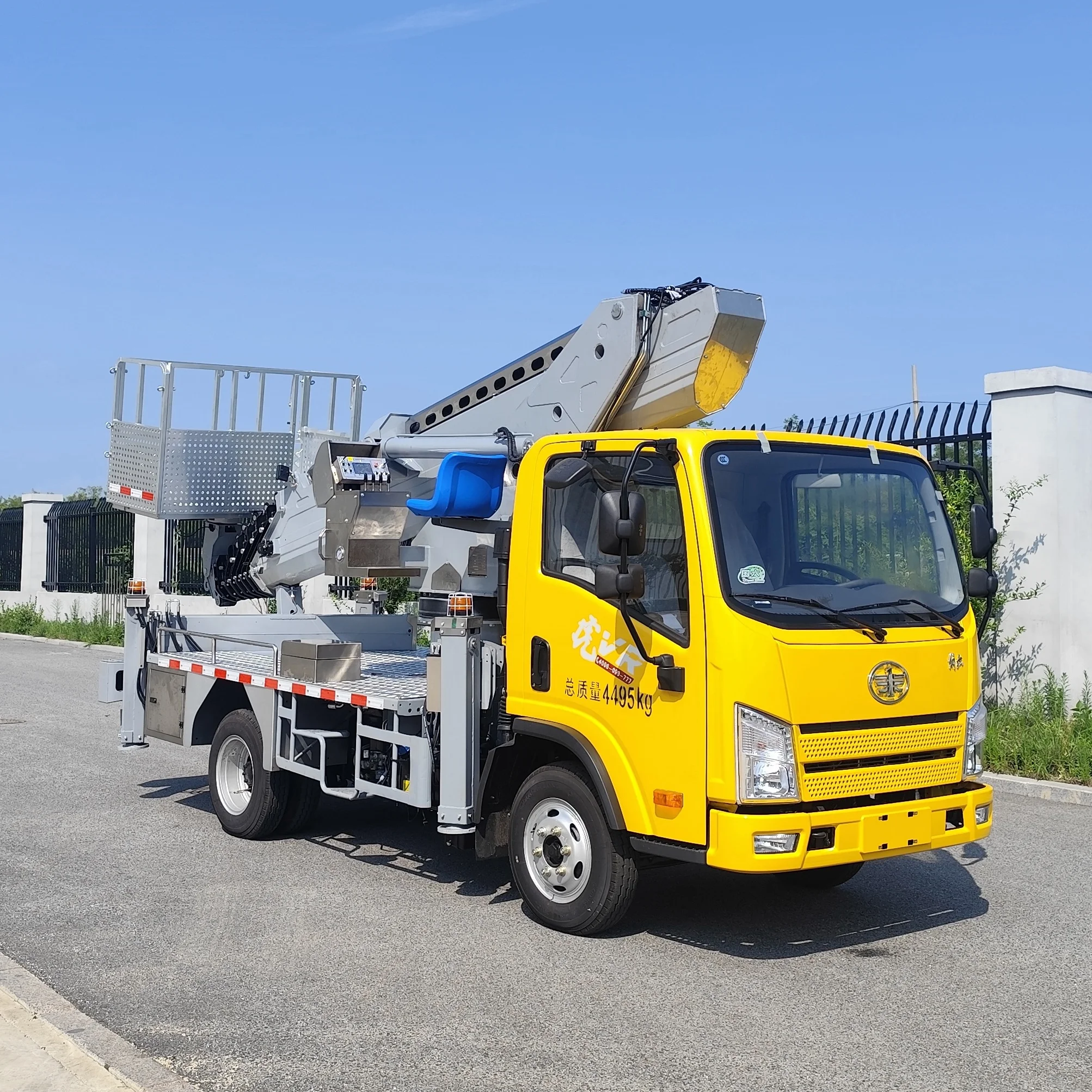 SINOTRUK FOTON FAW Chassis JIUHE 25m 29m 33m 38m 45m HOWO overhead working truck high altitude work vehicle Aerial Work Truck