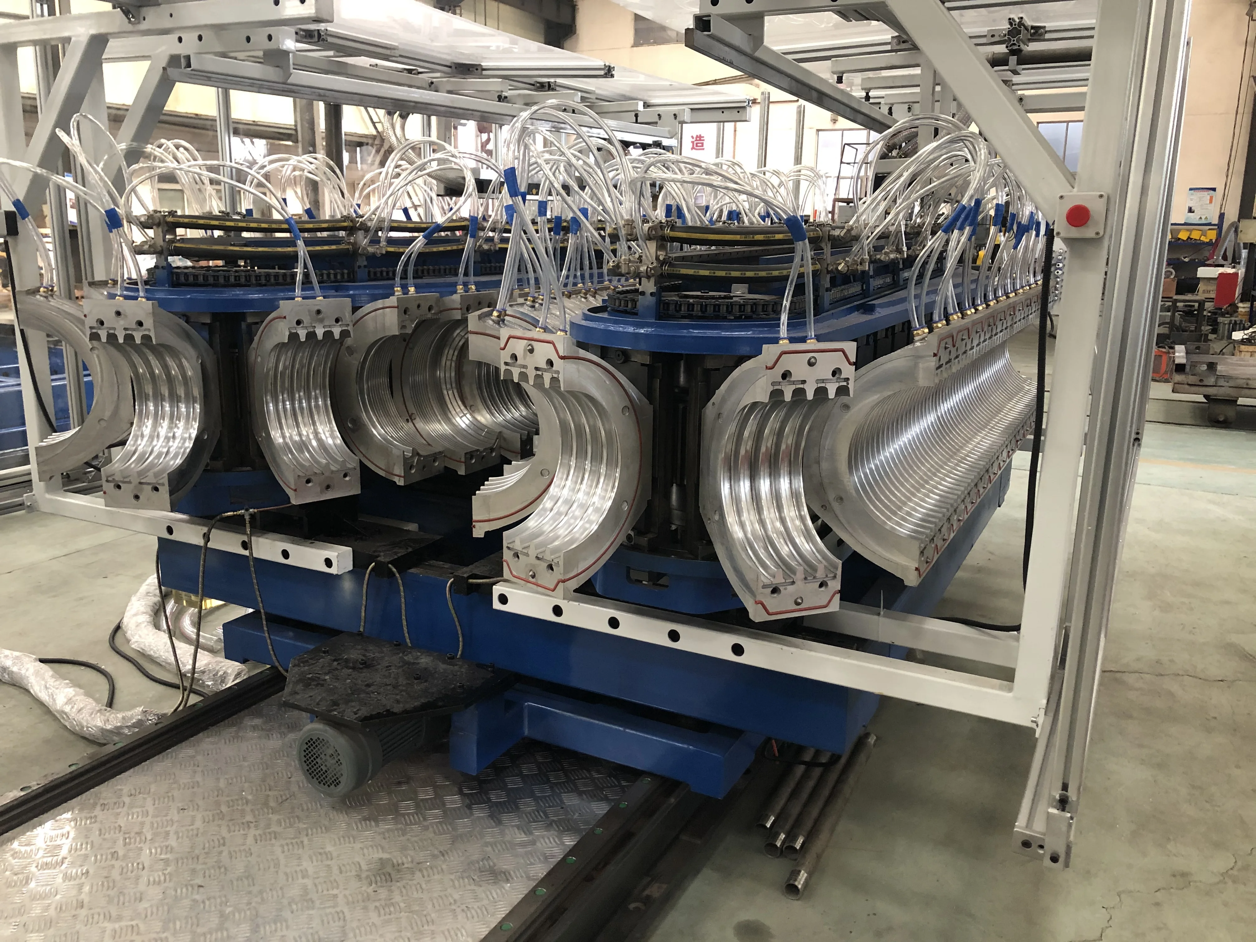 SN8 HDPE flexible corrugated pipe making machine producing 500mm DWC pipes