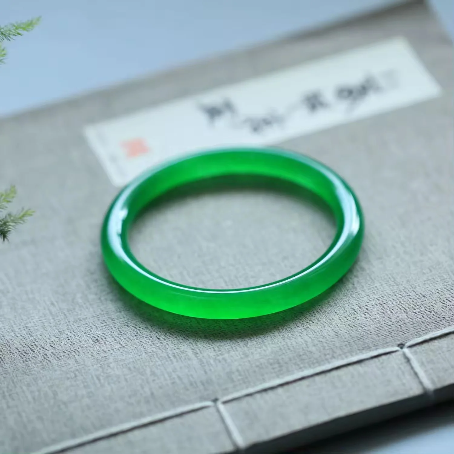 Fashion Hand-Carved Woman Luck Round Jade Bracelet Amulet Gifts Thin Green Jade Bangle