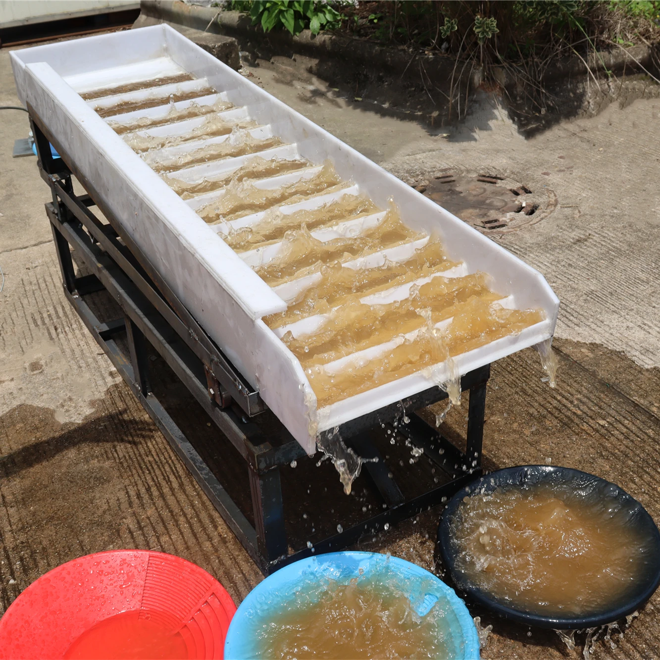 Mixed mercury shaker small plastic shaking tableand medium-sized mine sand gold process gold panning equipment