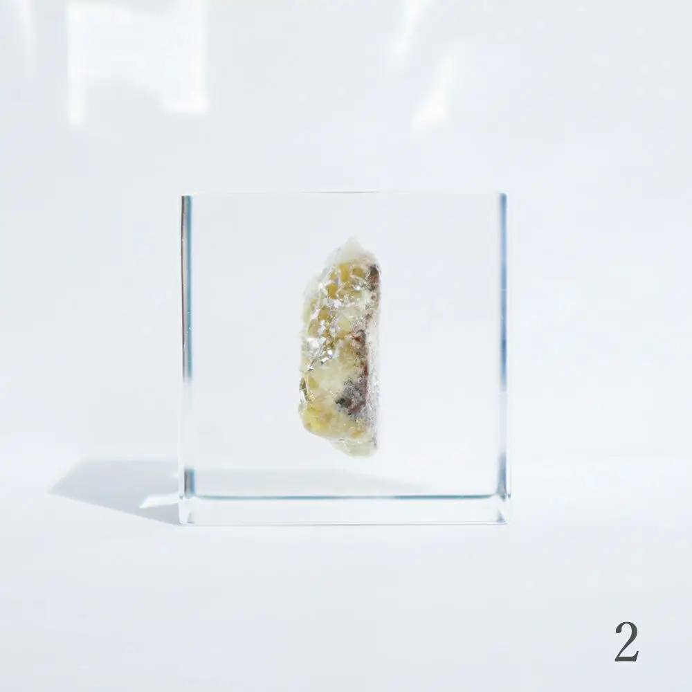Transparent Acrylic Natural Mineral Display Cube Creative Decoration High Lucite Stone Embedding Gifts