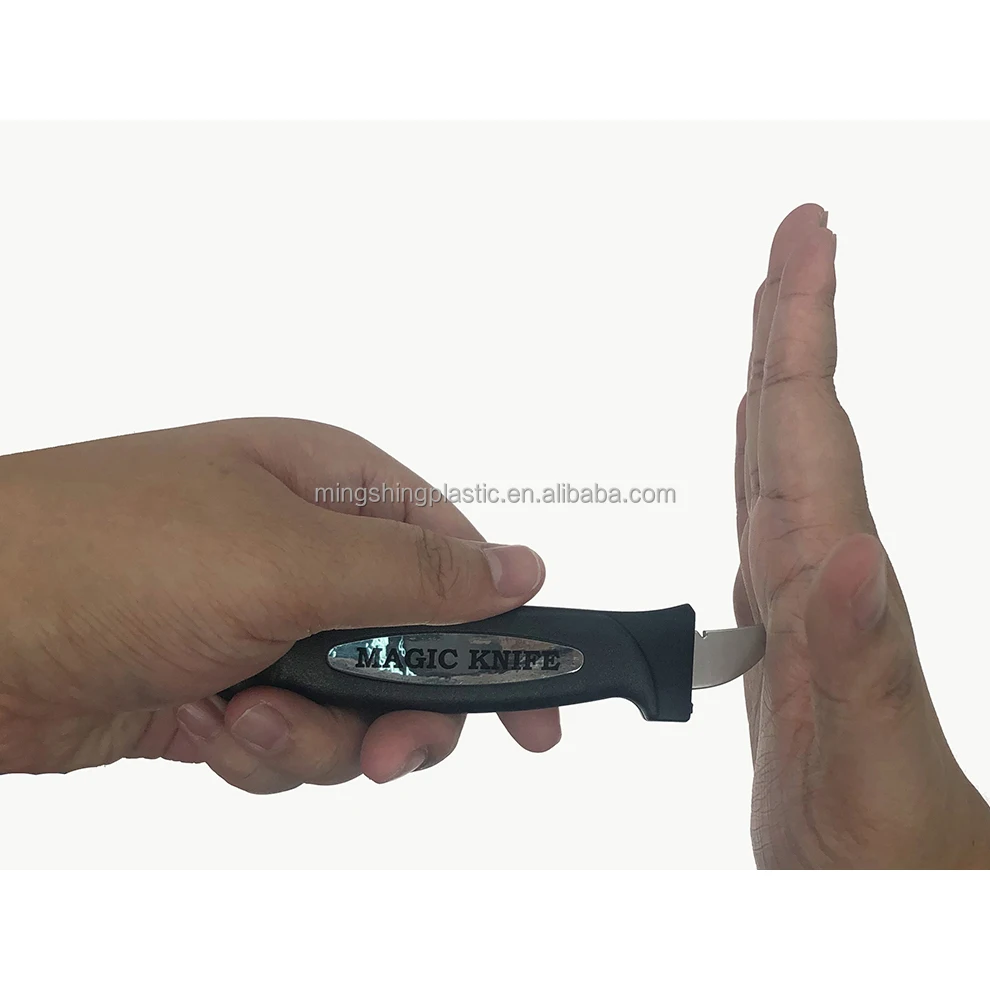 Top Seller Fun Tricks EN71 BSCI Novelty Jokes Gag Gift Toy Gift Set Magic Knife With Horror Blood